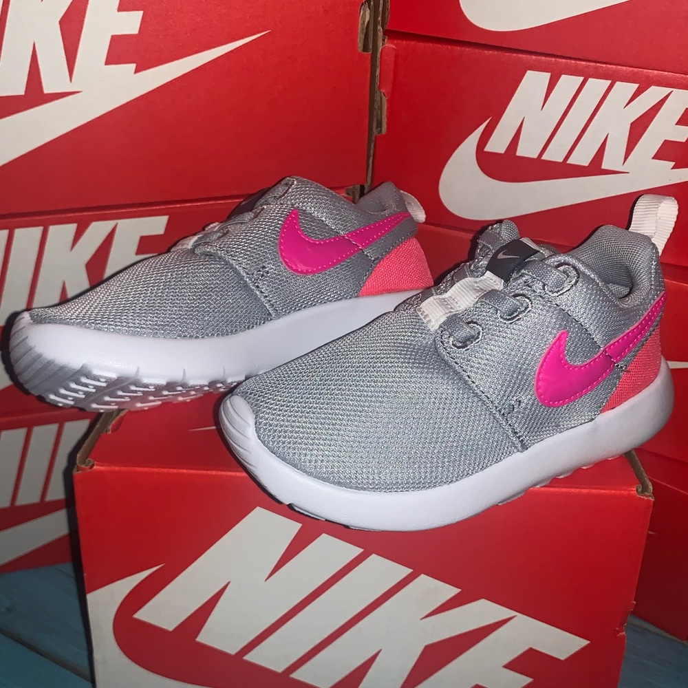 749425 012 KIDS NIKE ROSHE ONE (TDV) BABY SHOES